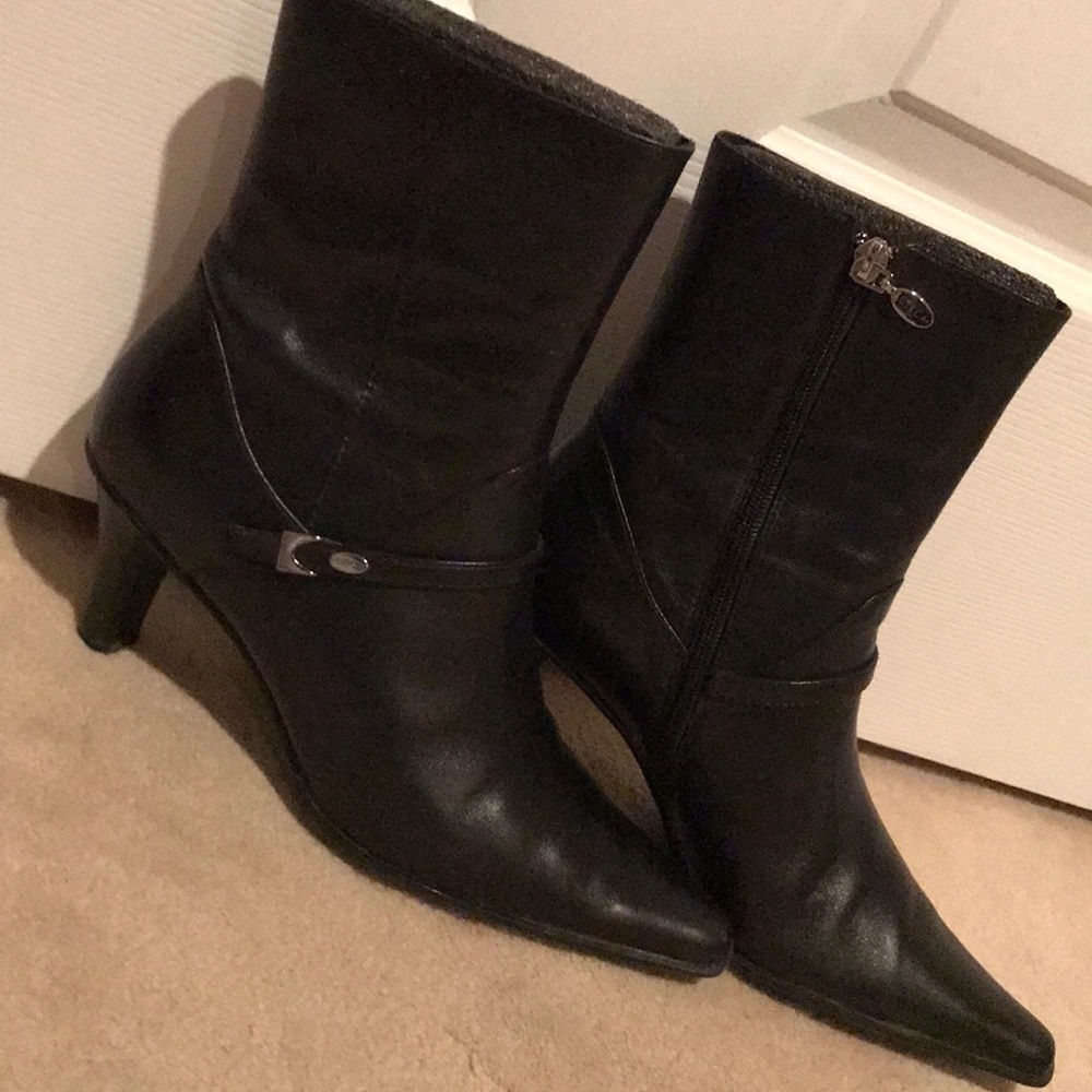 Circa by Joan&David leather zip-up boots, size 8.5